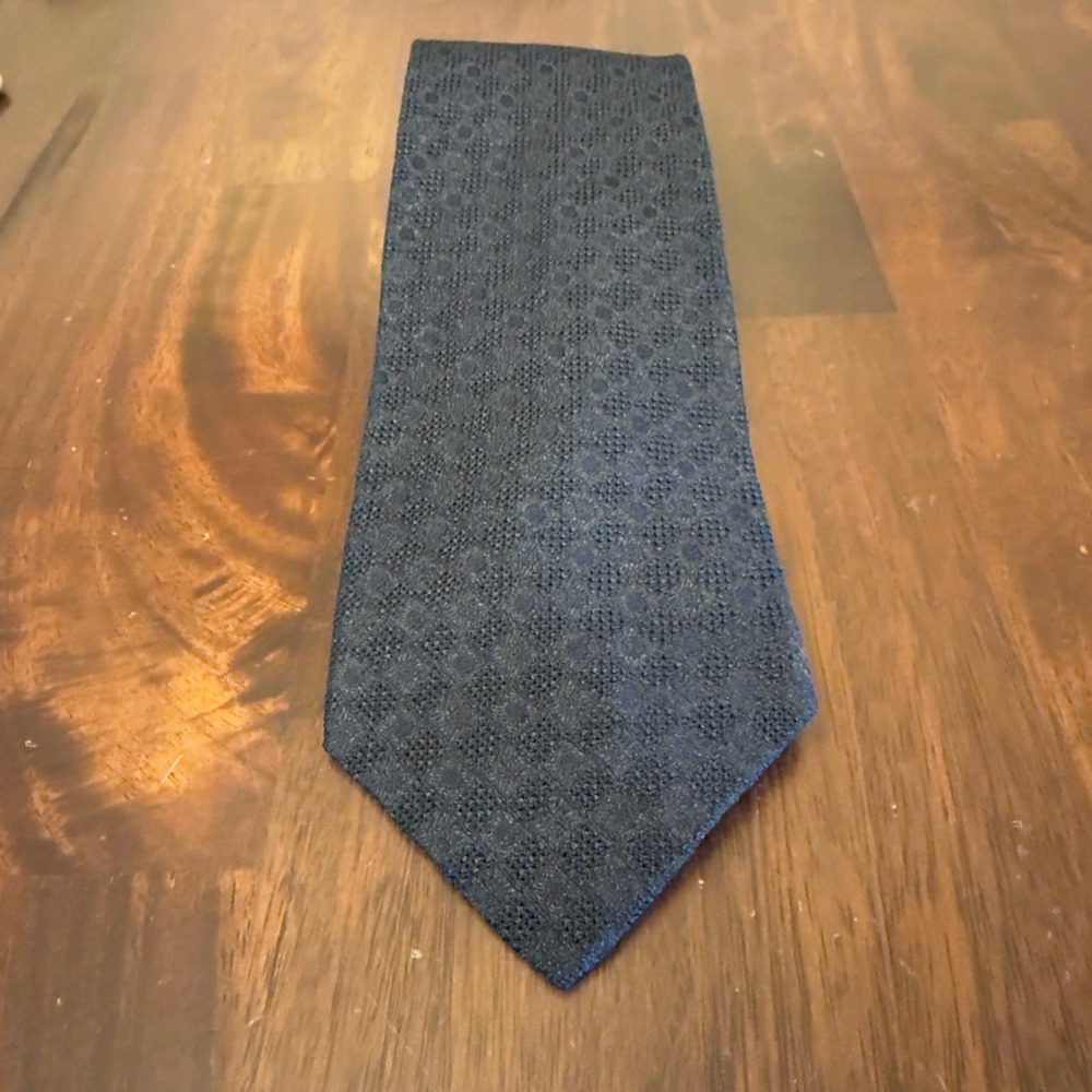 Tom James Royal Classic Silk Tie Navy Blue Textured Geometric Pattern Mens Tie